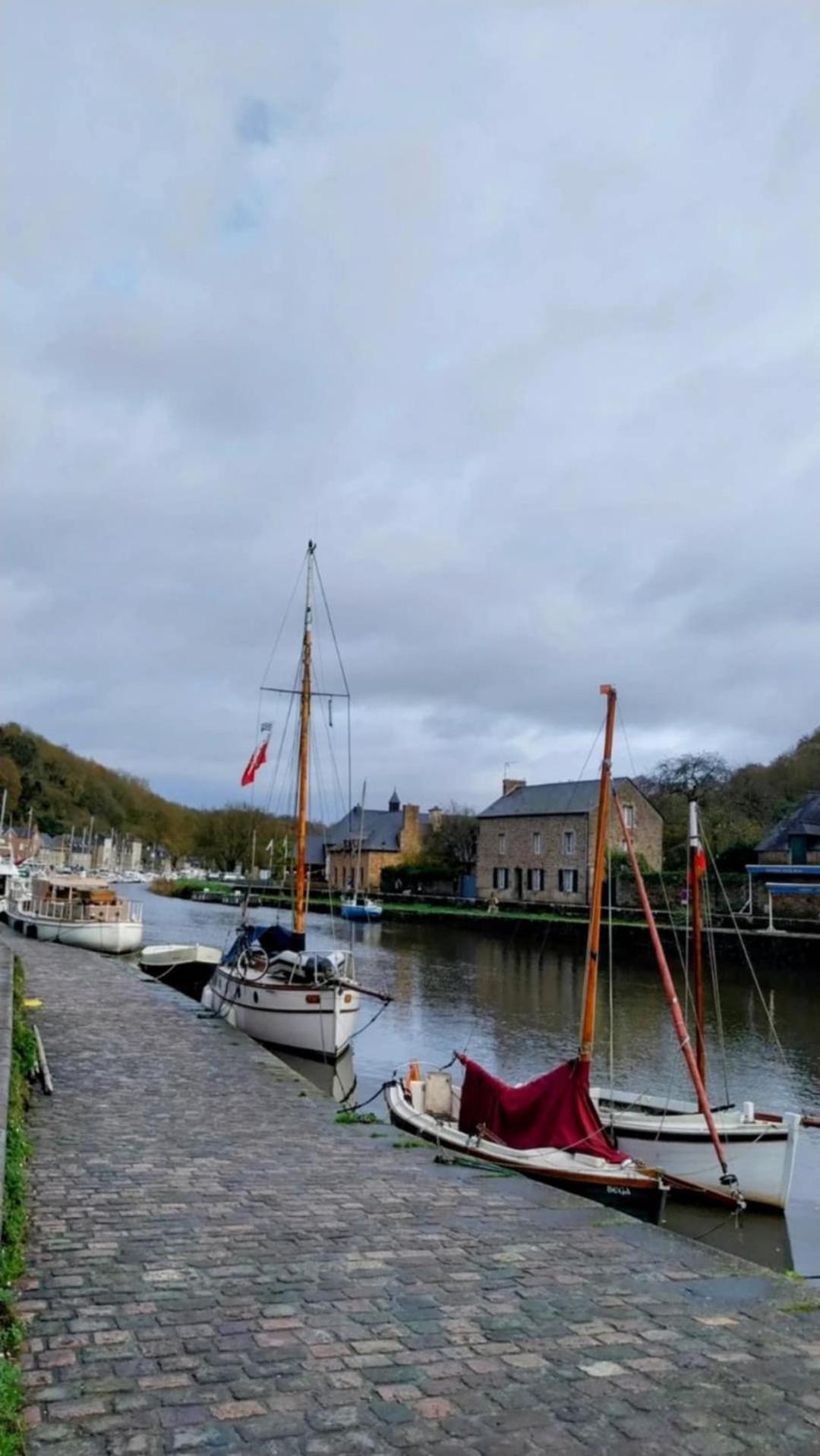 Balade Sur Le Port Apartment Dinan Bagian luar foto